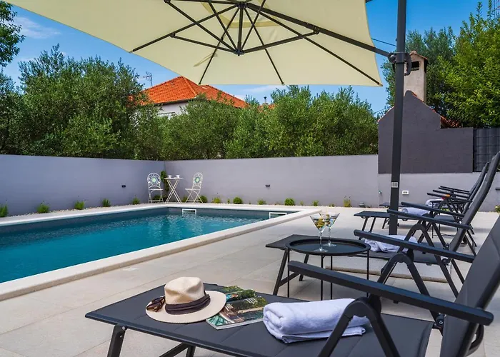 House Vito زادار